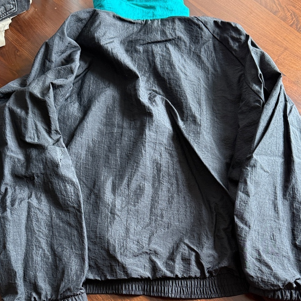 VINTAGE and rare 90 Jack Daniels Jacket - hilton Black, Purple, Teal - large men - Picture 7 of 8